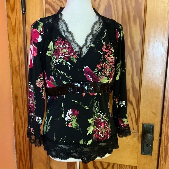 Vintage Y2K gothic floral & lace top - Picture 8 of 9